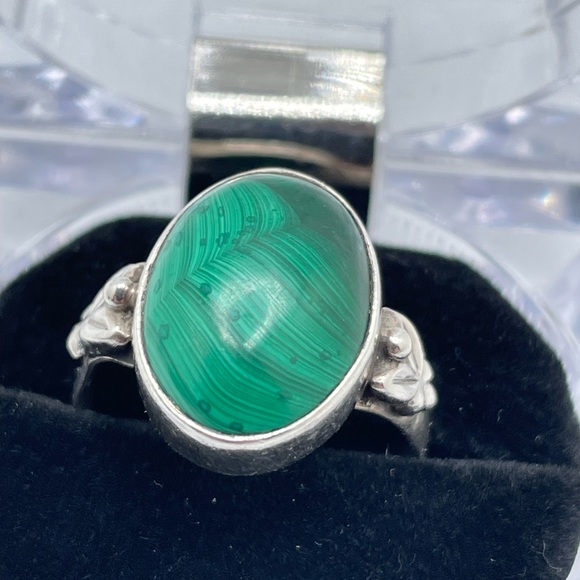 Malachite & Sterling Ring - Picture 2 of 8